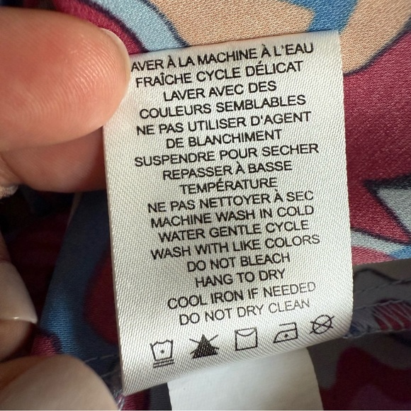 Cupcakes & Cashmere | Multicolor Floral Cropped Shirt with Front Tie | Sz M - Picture 7 of 7